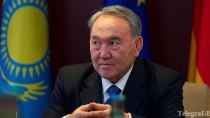 Назарбаев стал почетным железнодорожником