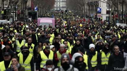 Протесты "желтых жилетов" во Франции: задержаны полсотни человек 