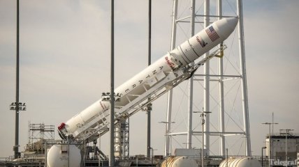 Американский космический грузовик "Сигнус" пристыкуется к МКС
