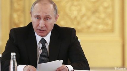 Путин сократил зарплаты себе, премьер-министру и генпрокурору РФ