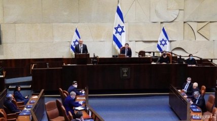 Новое правительство Израиля принесло присягу: в нем будет сразу два премьера