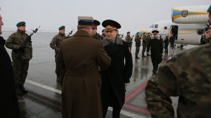 Министры обороны Украины, Литвы и Польши проводят встречу в Польше