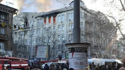 Пожар в Одессе: погибла 17-летняя девушка, преподавательница жива 