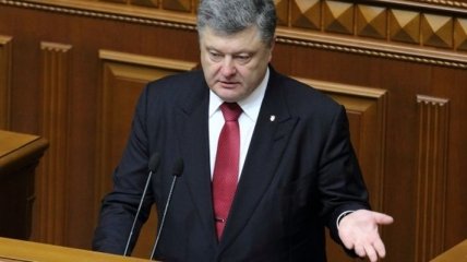 Порошенко позволил миротворцам находиться в Украине