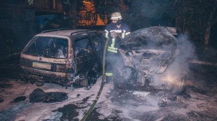 За сутки в Киеве сгорели шесть автомобилей (Видео)