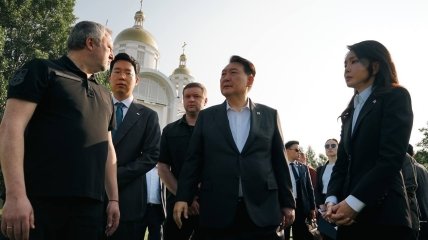 Юн Сок Йолем та перша леді Південної Кореї Кім Кеон Хі у Києві
