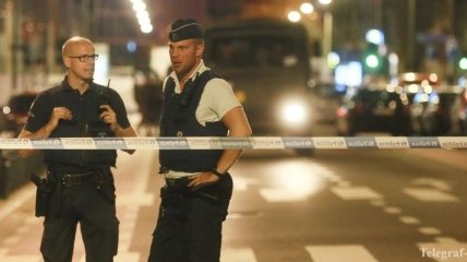 В Брюсселе мужчина с ножом напал на военный патруль