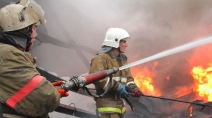 В центре Киева загорелось жилое здание