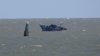 Возле Мариуполя взорвался катер береговой охраны
