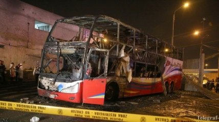 В Перу сгорел двухэтажный автобус с туристами, около 20 человек погибли
