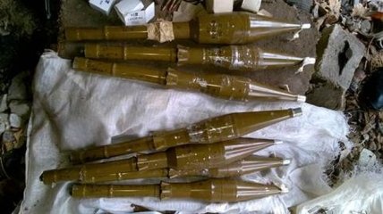В Луганской области обнаружен тайник с гранатометами и патронами