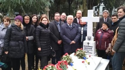 Делегация Украины в Стамбуле возложила цветы на могилу деятеля УНР