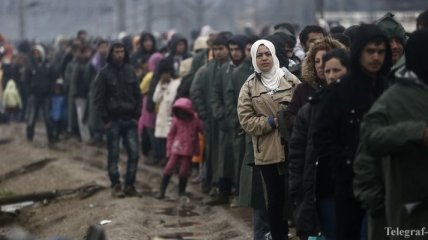 На всей территории Венгрии введен режим кризисной ситуации из-за беженцев