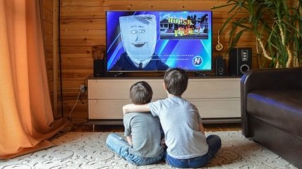 Почему не стоит устанавливать телевизор в детской
