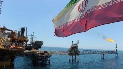 Иран пригрозил заблокировать поставки нефти из Персидского залива