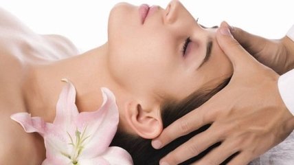 Точечный массаж при головной боли: техника выполнения