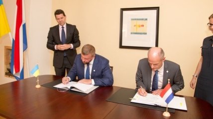 Нидерланды и Украина подписали договор о сотрудничестве по МН17