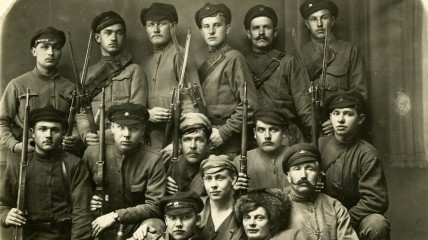 Латышские стрелки (на фото), как и балтийские матросы, были передовым отрядом большевиков во время октябрьского переворота и в годы Гражданской войны
