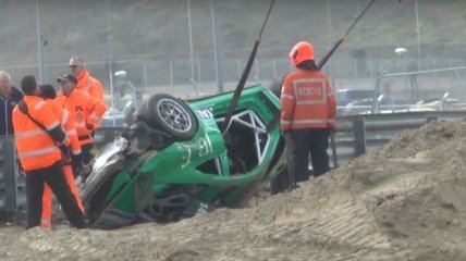 Эпичная авария Porsche 991 на обновленном автодроме Зандворт (Видео)
