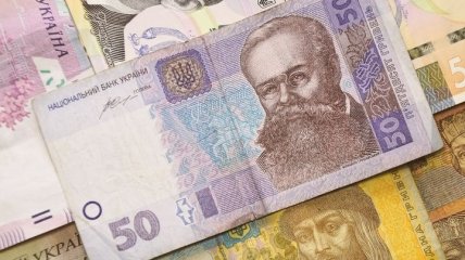 Долар продовжує падати, а євро перейшов до зростання: курс валют в Україні на перший день літа