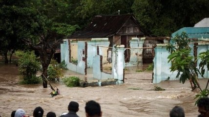Ливневые паводки в Индонезии: есть жертвы