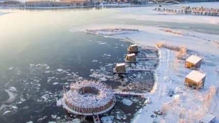 У Швеції туристам пропонують пожити в плавучому готелі-гнізді