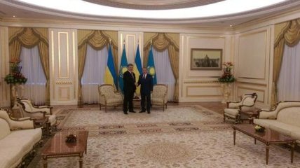 Порошенко встретился с президентом Казахстана