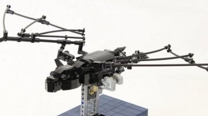Из Lego создали подвижную модель летучей мыши