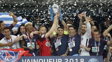 Капитан Лез Эрбье поднял Кубок Франции с игроками ПСЖ