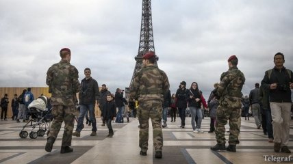 Улицы французких городов будут охранять 10 тысяч военных