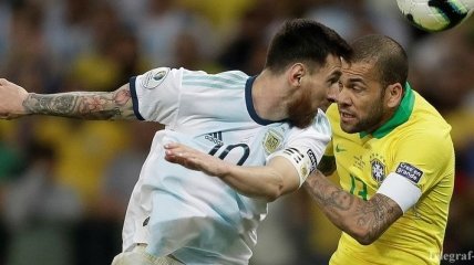 Федерация футбола Аргентины запросила аудио переговоров судей в игре с Бразилией