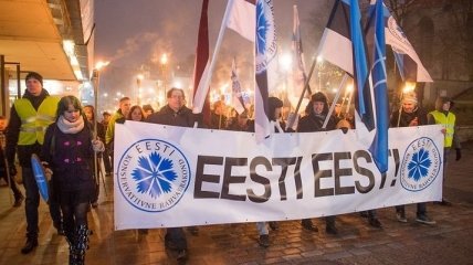 В Эстонии в честь 99-й годовщины независимости прошло факельное шествие  