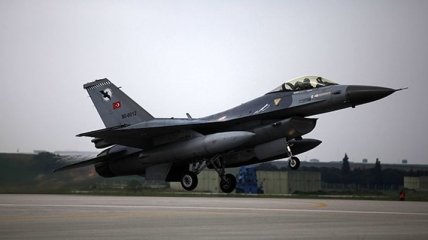 Турция нанесла авиаудары по силам "РПК" в Ираке