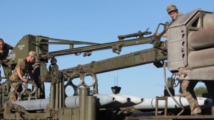 Украинские военные получили новую партию реактивных систем залпового огня "Ураган"