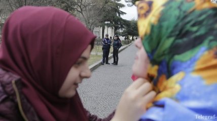 В Иране женщину приговорили к 20 годам за то, что сняла головной платок 