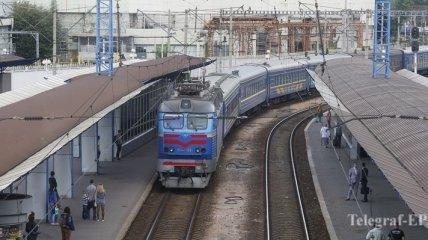 На Львовщине поезд столкнулся с авто, есть жертва