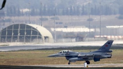 В Турции разбился истребитель F-16, пилот выжил