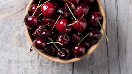 Спелая черешня