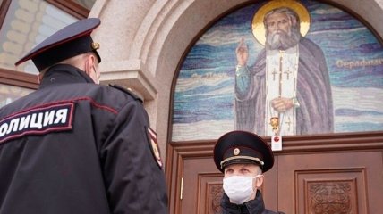 Поліцейських у росії посилять іконами та молитвами