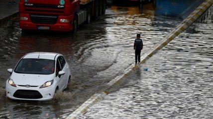 Стамбул затопил мощный ливень, есть погибший