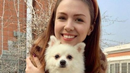 "Мы вас обязательно вернем": Зеленский позвонил девушке с собачкой, что осталась в Ухане (Видео)