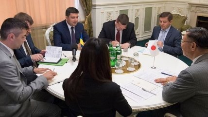 Гройсман: На Донбасс необходимо ввести полицейскую миссию ОБСЕ