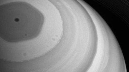 NASA опубликовало гигантский гексагон Сатурна