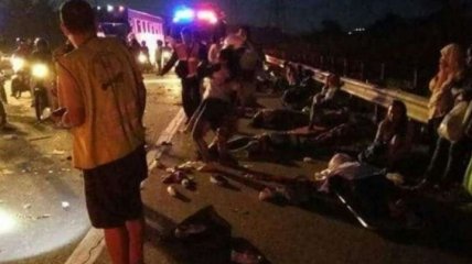 В Малайзии столкнулись два автобуса, восемь погибших