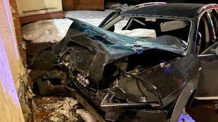 Пассажиры погибли на месте: пьяный водитель влетел в бетонную арку под Ровно (фото)