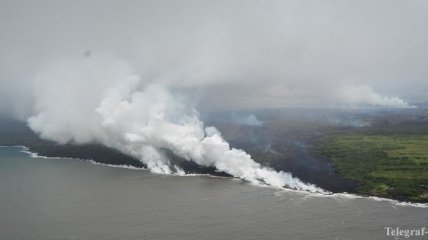Лава из вулкана на Гавайях дошла до океана, образовалось токсичное облако