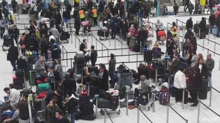 Задержки в аэропорту Лондона могут надолго растянуться