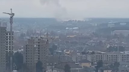 Россия ударила крылатыми ракетами по пригороду Киева (видео)