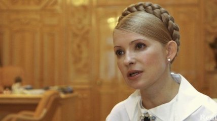 Тимошенко требует доставить ее в суд