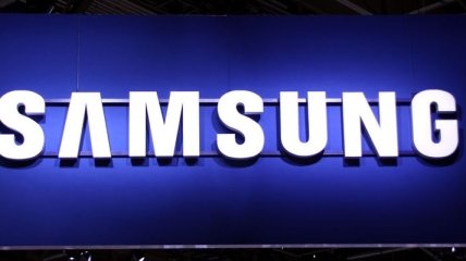 Samsung выпустит смартфон с дырой в экране